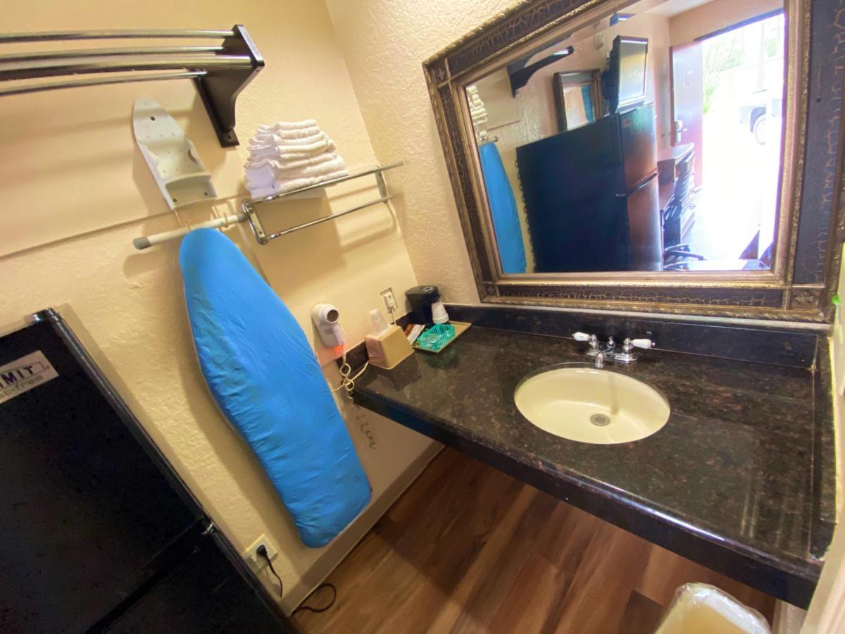 Economy Lodge Texas City Refinery מראה חיצוני תמונה
